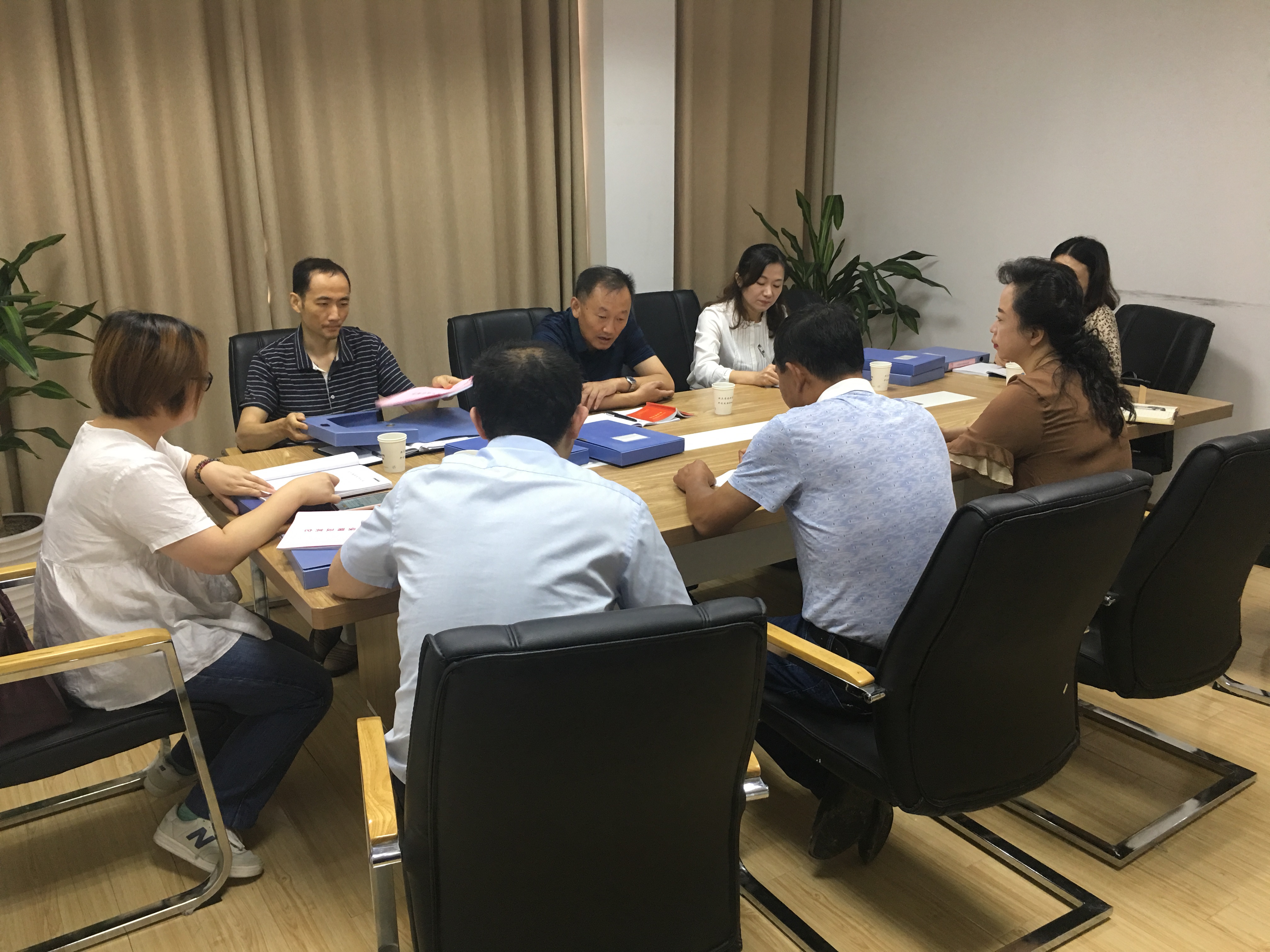 市城管局副局長(cháng)程海東到安慶港華檢查指導黨建工作