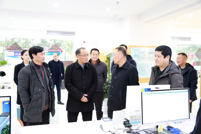 　鄭家齊副市長(cháng)慰問(wèn)燃氣工作人員
